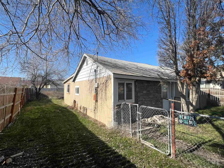 717 N 3rd St, Nyssa, OR 97913 - #3