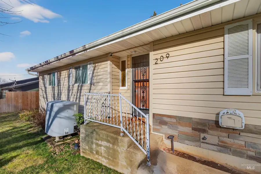 209 Walnut Dr, Potlatch, ID 83855 - Image #2