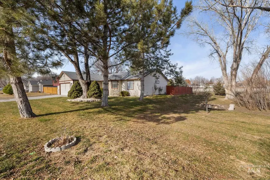 2700 E Iowa Ave, Nampa, ID 83686 - #3