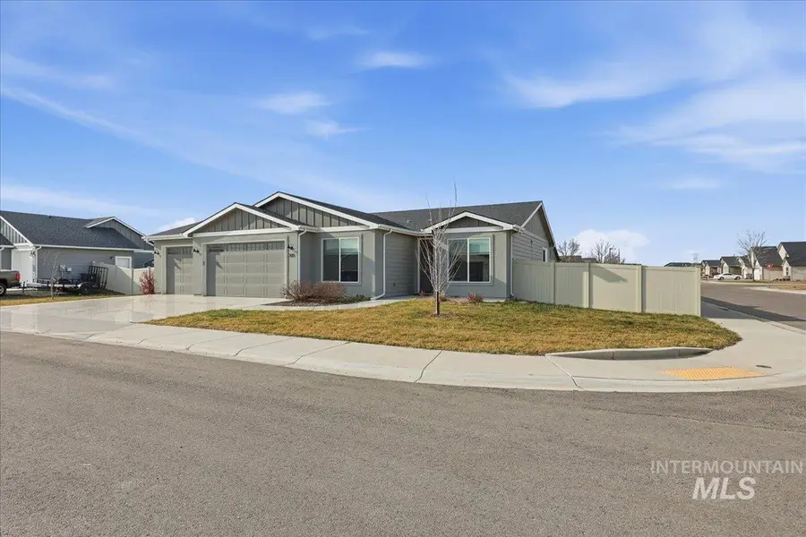 305 Tiffany Rose Way, Wilder, ID 83676 - Image #2