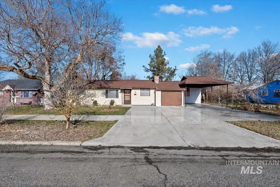 916 E Liberty Street, Weiser, ID 83672 - #3