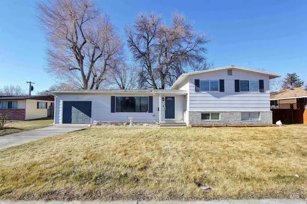 1185 N 6th East St, Mountain Home, ID 83647