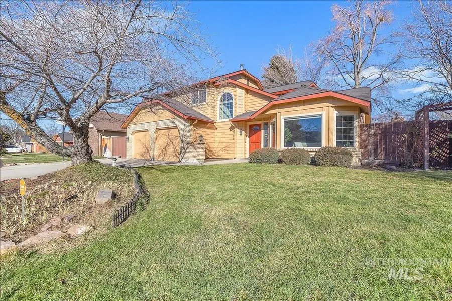 8772 W Brookview Dr, Boise, ID 83709 - Image #2