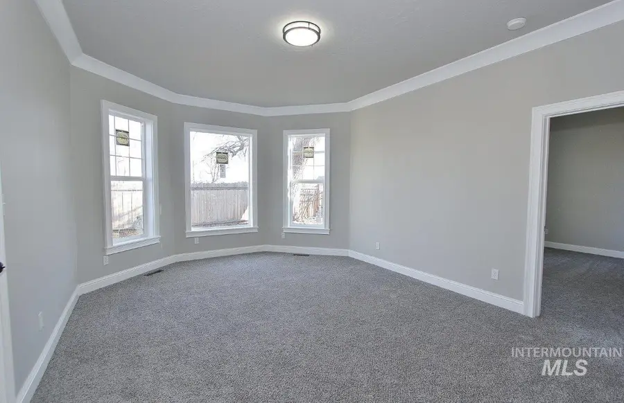 121 NW 2nd St, Ontario, OR 97914 - #3