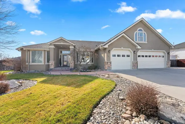 235 NE Greystone Loop, Mountain Home, ID 83647