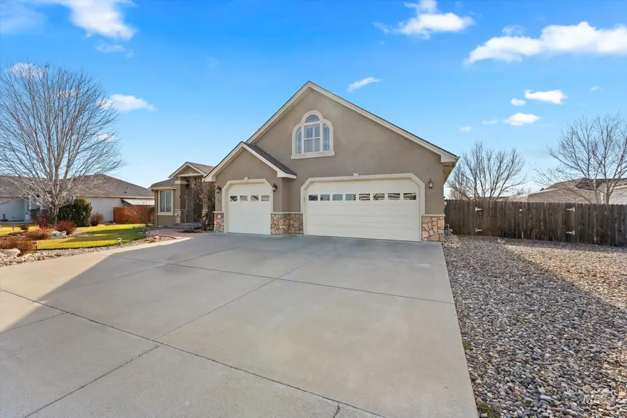 235 NE Greystone Loop, Mountain Home, ID 83647 - #2