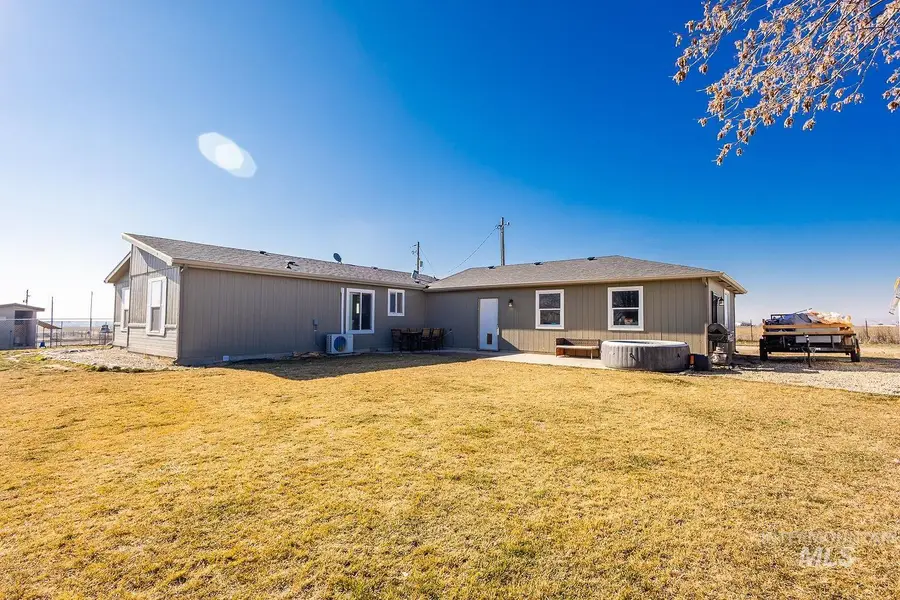 21568 Market Rd, Parma, ID 83660 - Image #2