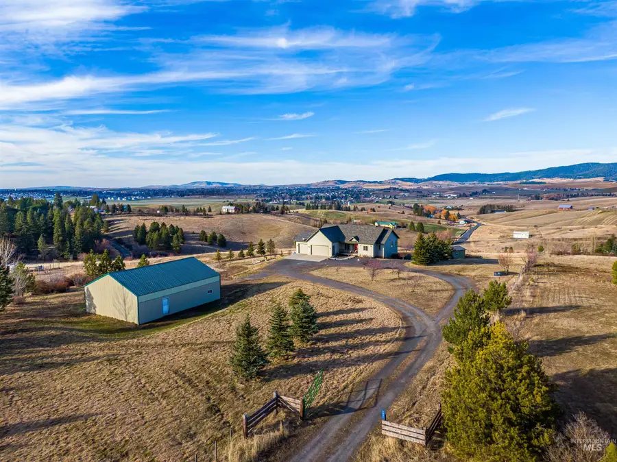 1031 Prairie Ln, Moscow, ID 83843 - #2