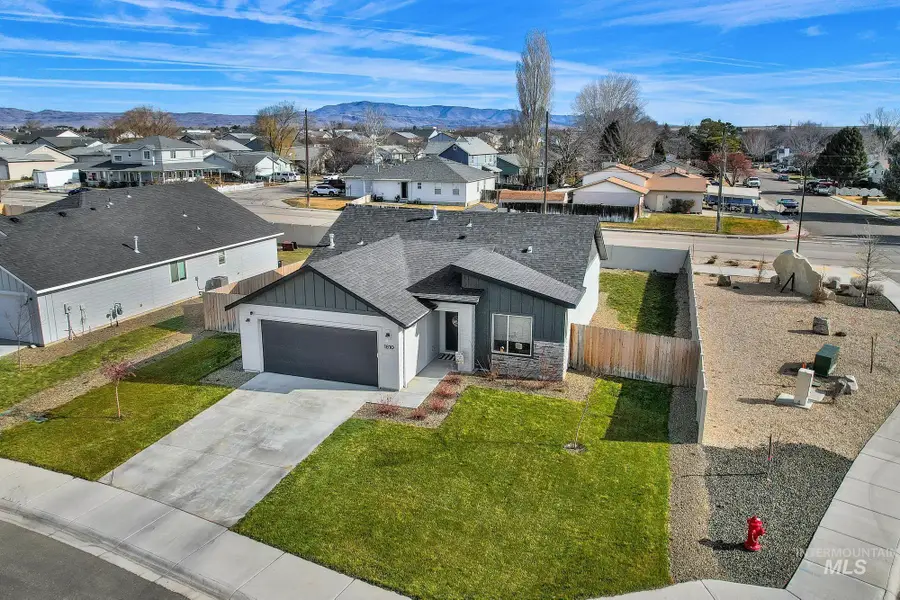 1810 N Thunderbolt St, Mountain Home, ID 83647 - #2