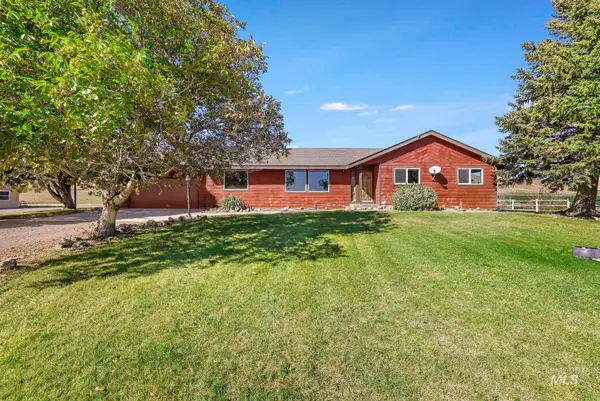 4296 W Arrow Head Dr, Glenns Ferry, ID 83623