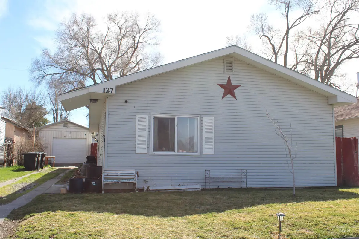 127 E Garfield Ave, Glenns Ferry, ID 83623 - #1