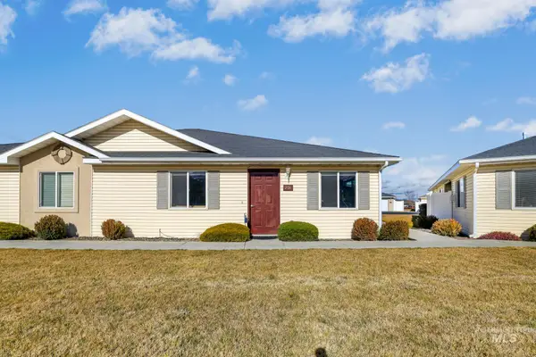 208 Long Island, Twin Falls, ID 83301