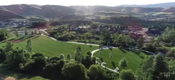 20203 N Swire Green Way, Boise, ID 83714