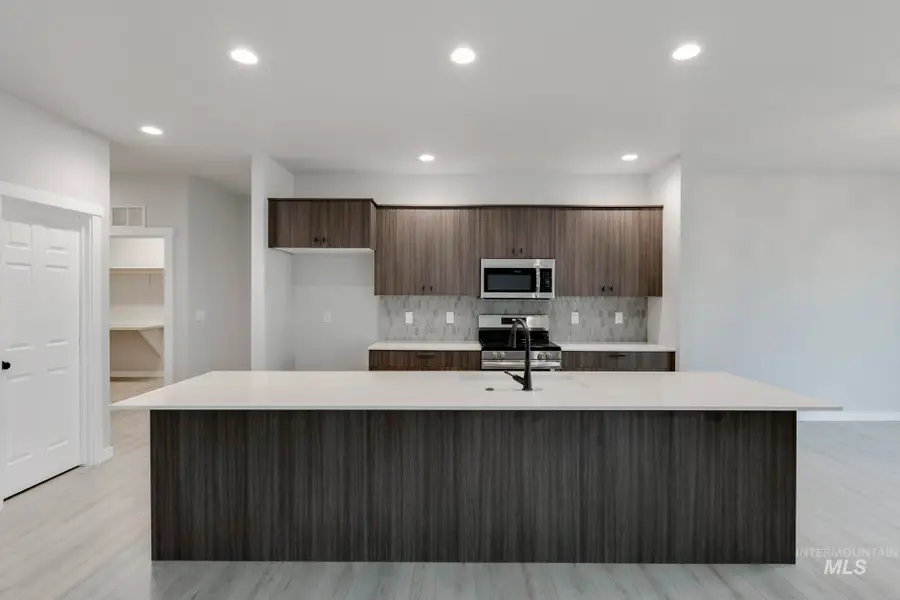 3877 E Jamestown Dr, Nampa, ID 83686 - Image #3