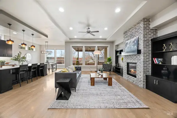 4775 S Spotted Horse Ave, Boise, ID 83716