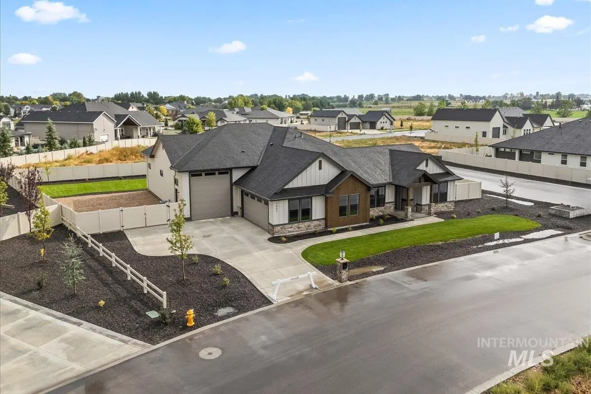 7462 E Newcastle Dr, Nampa, ID 83687 - Image #1