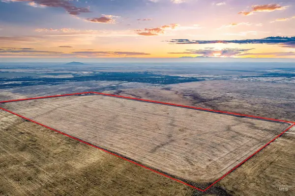 000 E Flick Ln, Mountain Home, ID 83647