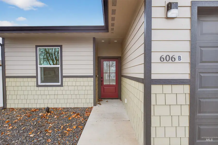 606 Warner Ave #B, Lewiston, ID 83501 - #2