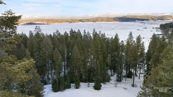 616-618 Teepee Drive, Cascade, ID 83611