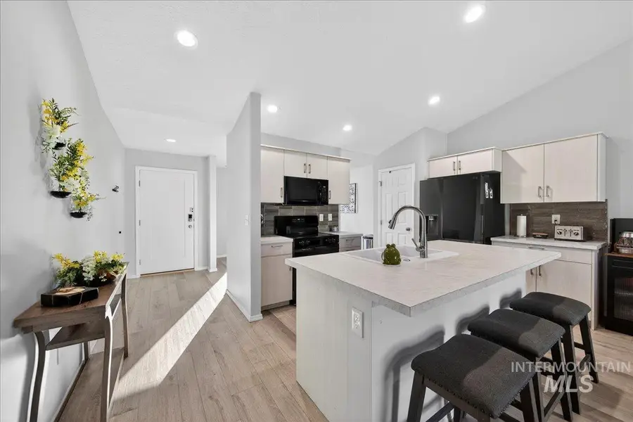 4136 E White Plains St, Nampa, ID 83686 - #3