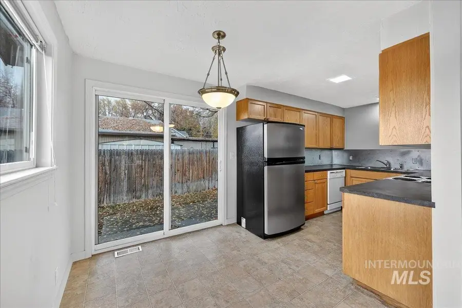 3110 W Stewart Ave, Boise, ID 83702 - #3