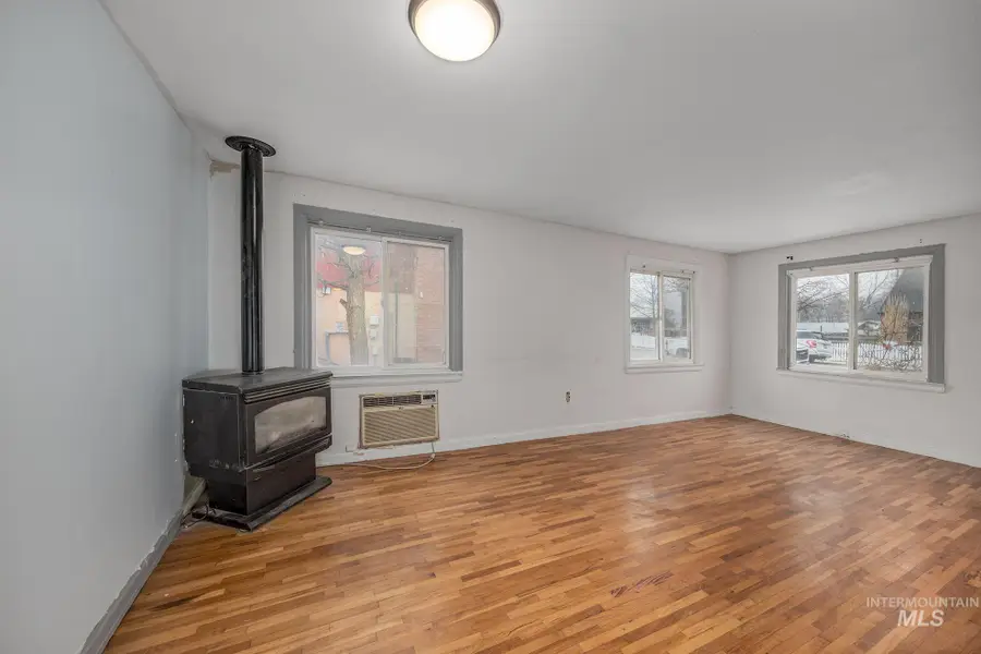 710 Smith St S., Vale, OR 97918 - #3