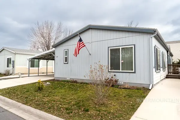 729 Liberty Lane, Emmett, ID 83617