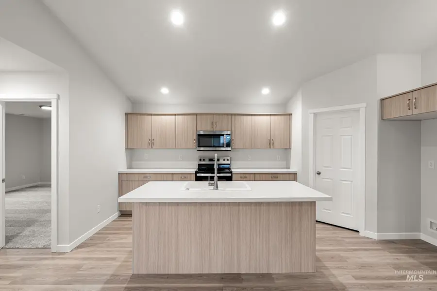 7070 E Shields Dr, Nampa, ID 83687 - #3