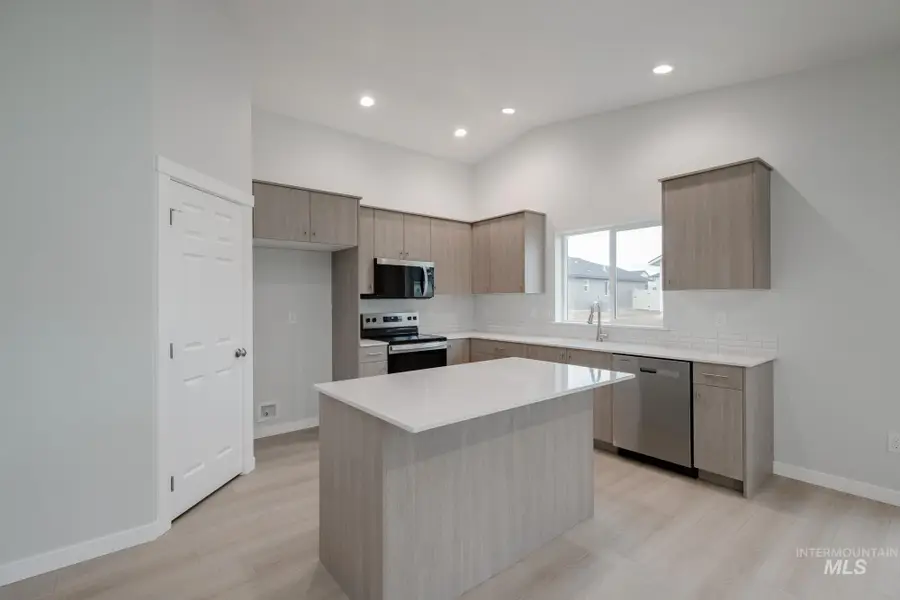 5384 S Desert Cactus Ave, Meridian, ID 83642 - #3