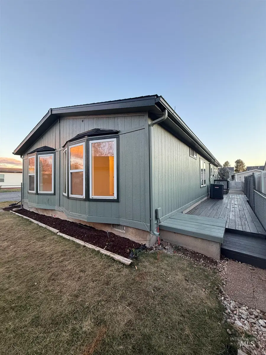 10134 W Mesquite Ln, Boise, ID 83704 - #2