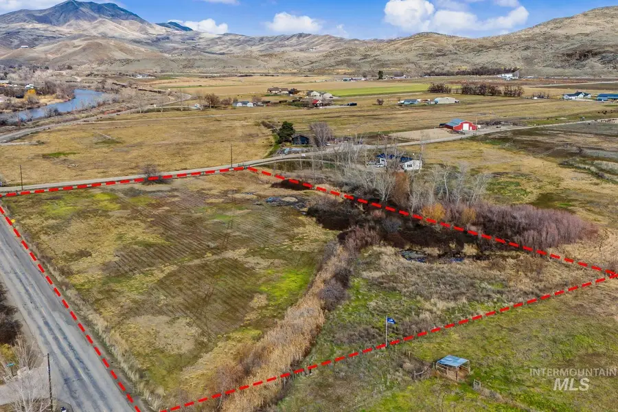 2776 N Plaza Rd, Emmett, ID 83617 - #3
