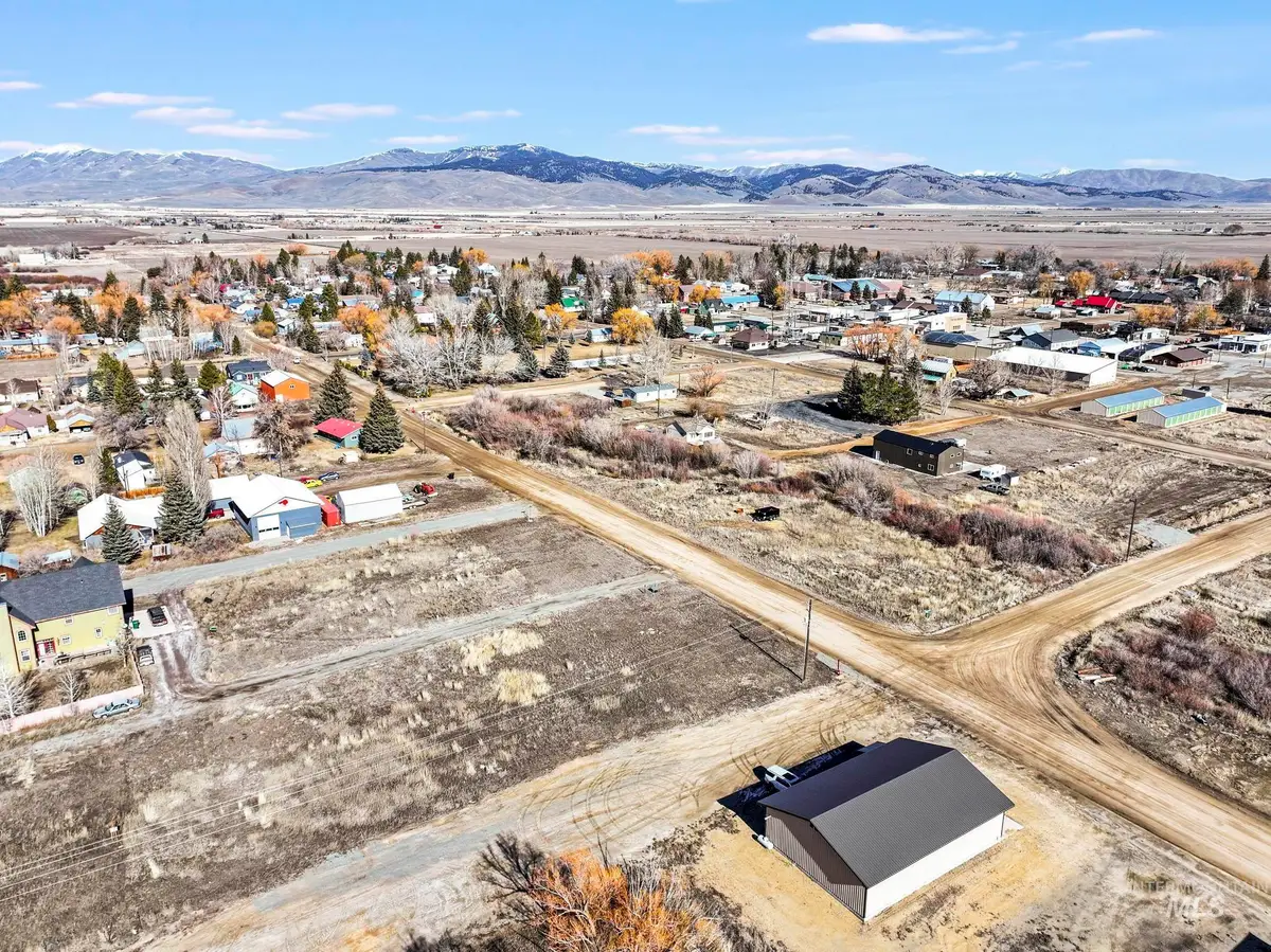 309 W Spruce Ave, Fairfield, ID 83327 - #1