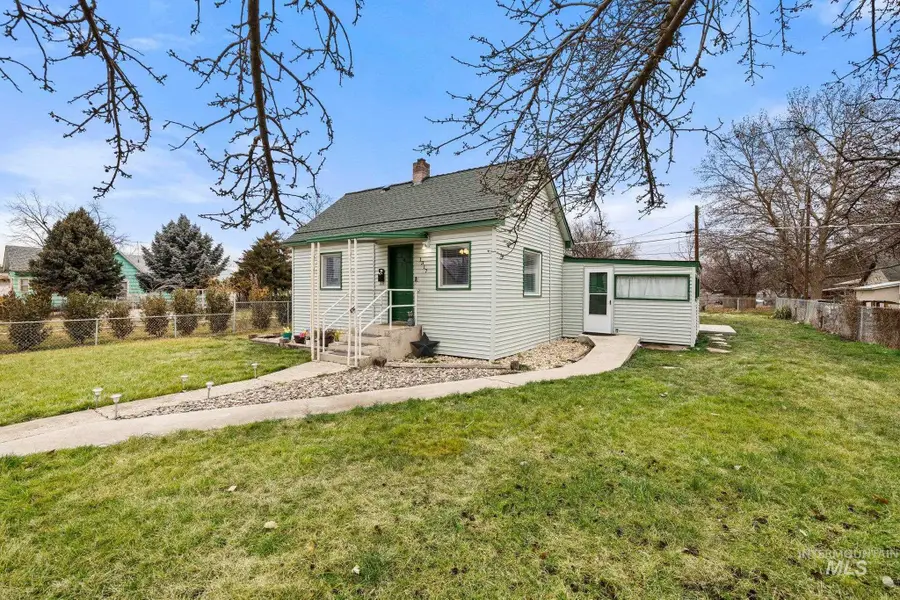 1317 N Arthur St, Caldwell, ID 83605 - #2