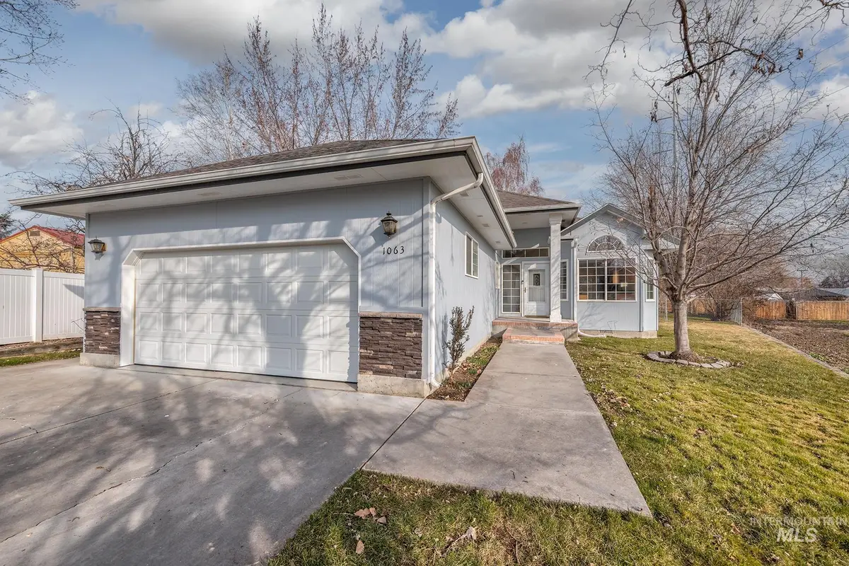 1063 NW 2nd Ave, Ontario, OR 97914 - #1