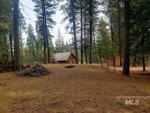 37 Aspen Dr, Garden Valley, ID 83622