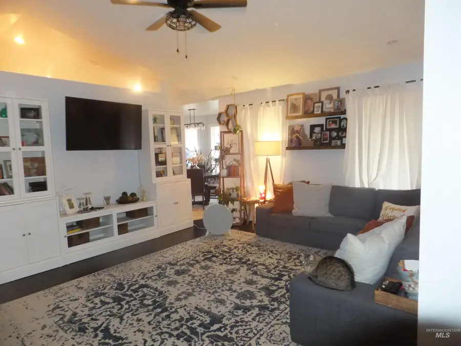 1590 Peregrine Dr, Mountain Home, ID 83647 - #2