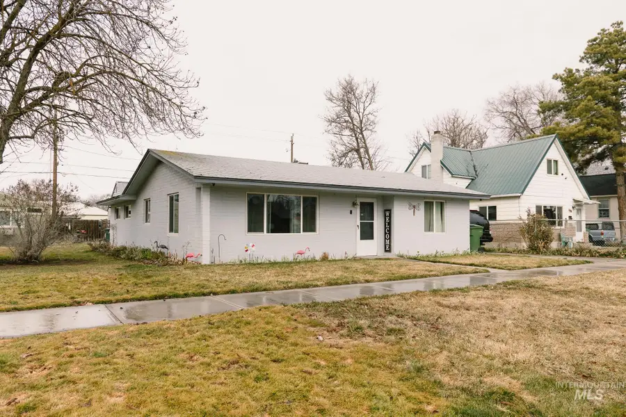 661 SW 3rd St, Ontario, OR 97914 - #2