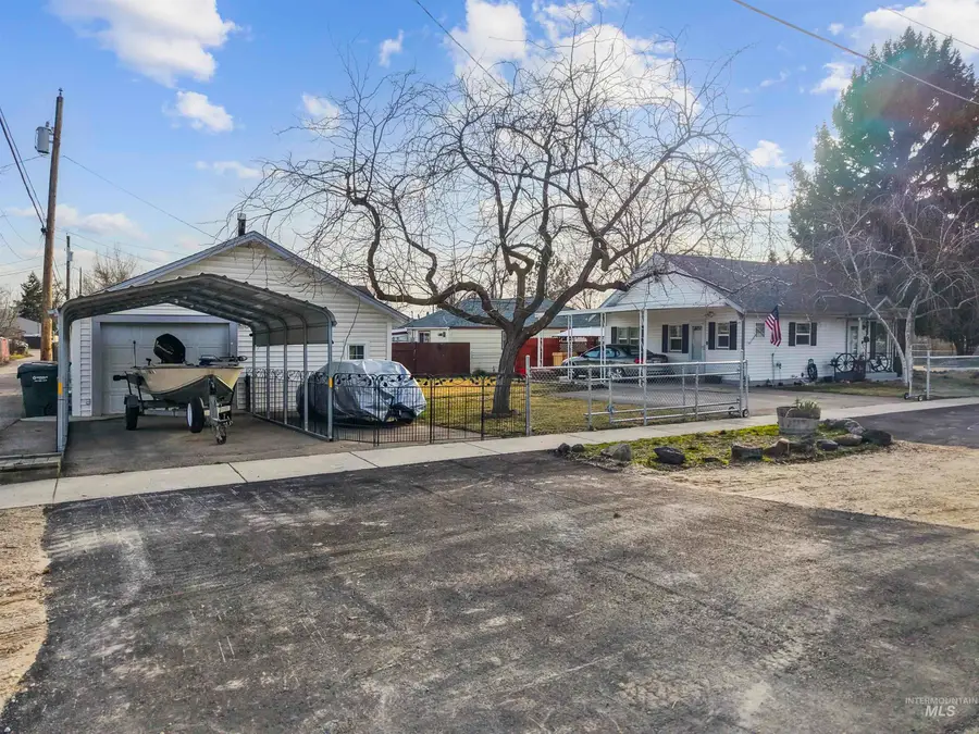 241 W Idaho Avenue, Meridian, ID 83642 - #2