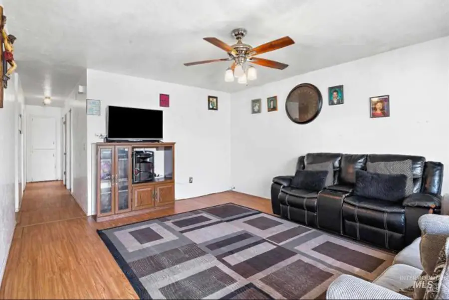 325 W Ave E, Jerome, ID 83338 - #3