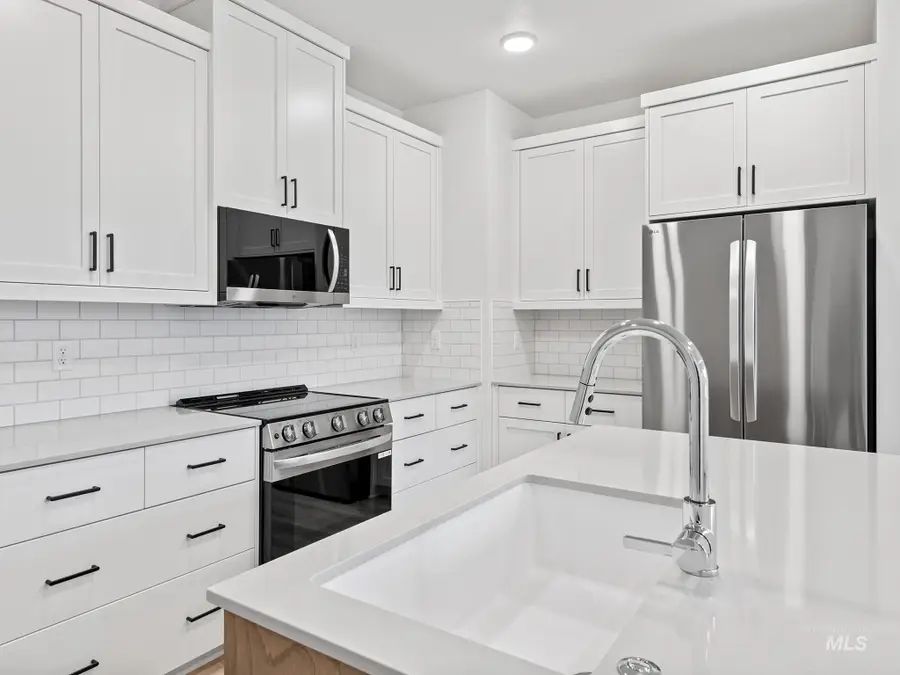 2160 E Deep Purple Ln, Meridian, ID 83642 - #2