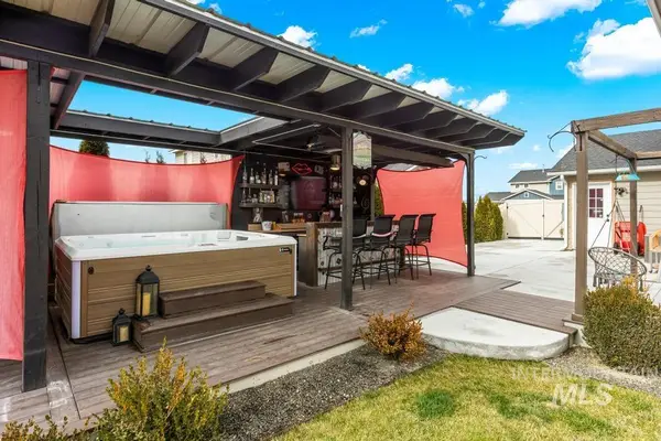 8433 E Rathdrum Dr, Nampa, ID 83687