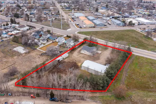 1004 Illinois Ave, Caldwell, ID 83605