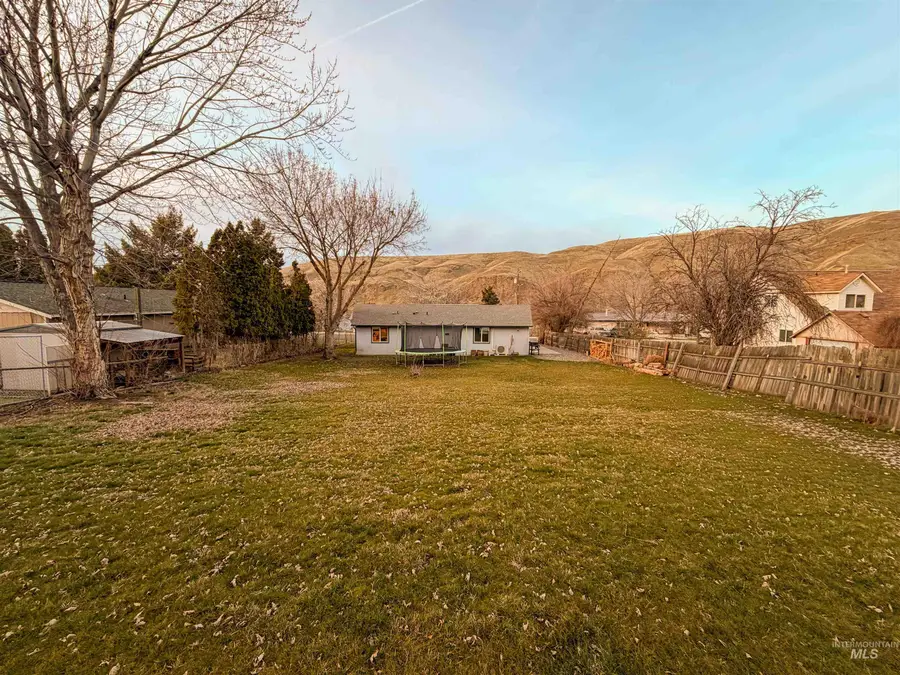 1214 3rd St, Asotin, WA 99402 - #2