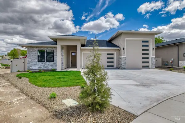 856 N Nolina Ave, Eagle, ID 83616