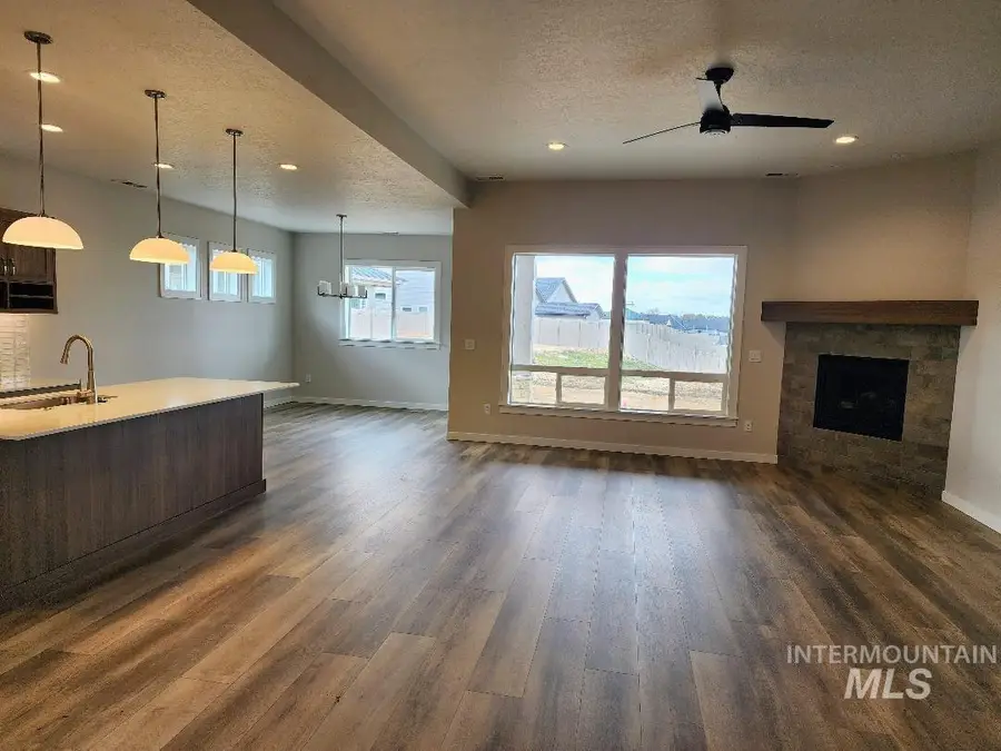 2371 S Hurd Ave., Nampa, ID 83686 - #2