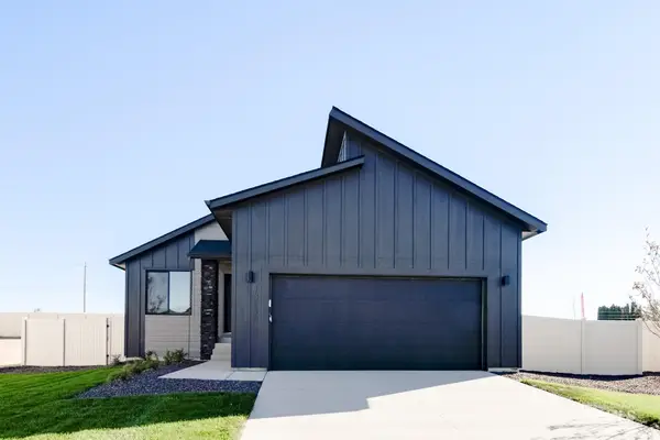 5490 S Bittercreek Ave, Meridian, ID 83642