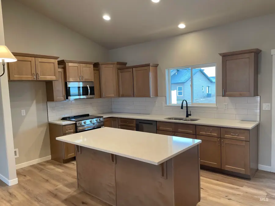 1122 Crestview Dr, Twin Falls, ID 83301 - #3