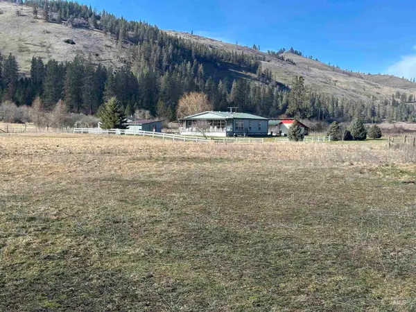 2859 Lukes Gulch Rd, Stites, ID 83552