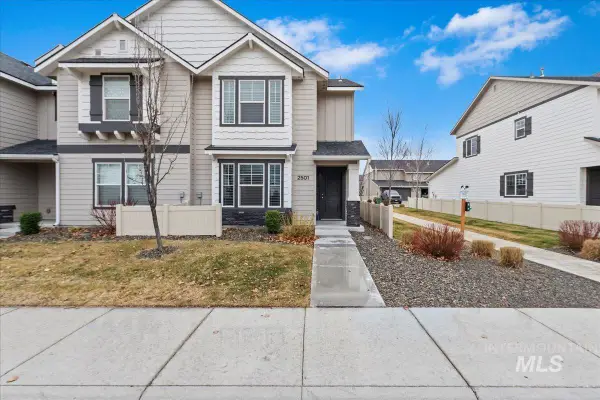 2501 E Goldstone St, Meridian, ID 83642