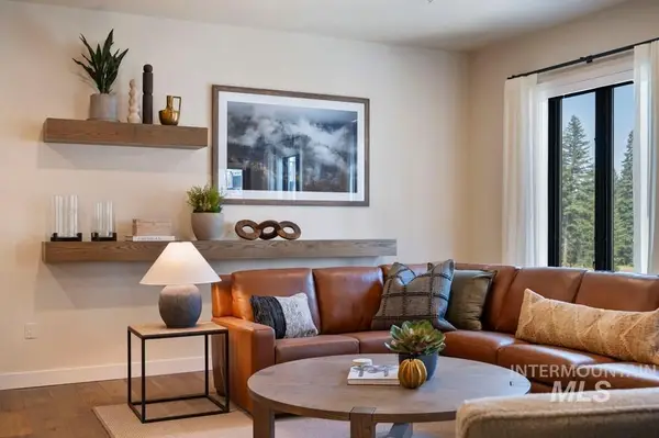 700 Village Drive #304, Donnelly, ID 83615